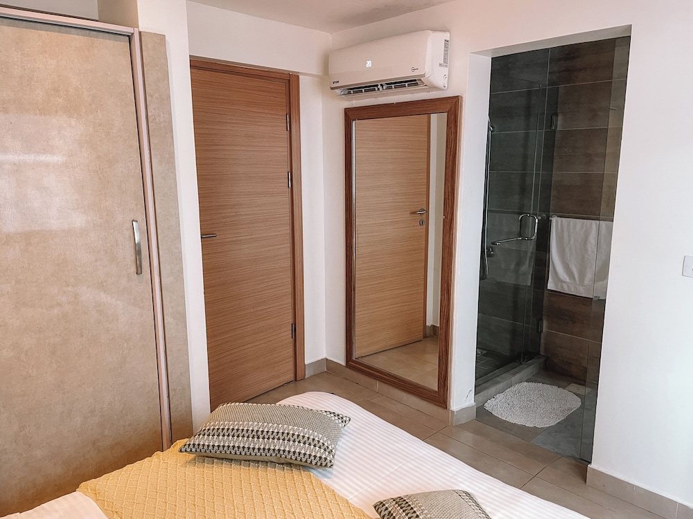 Sky Suites Airport