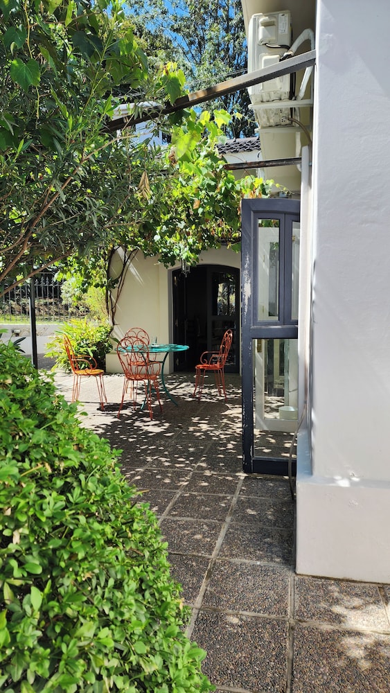 El Cerquero, Guest House