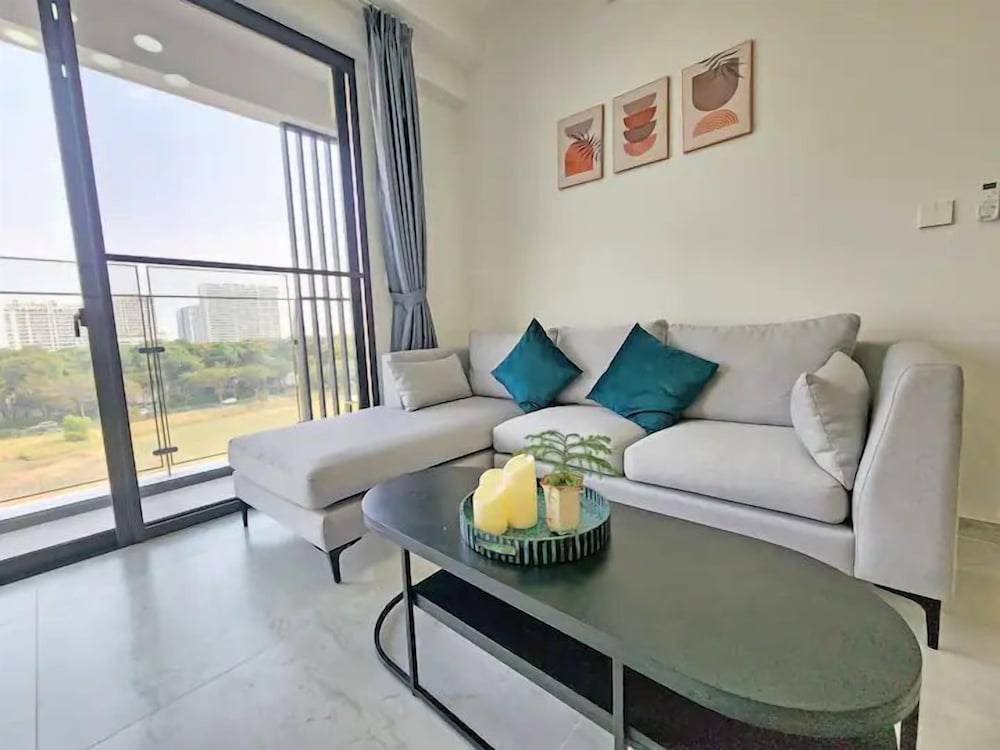 Cardinal Court Apartment