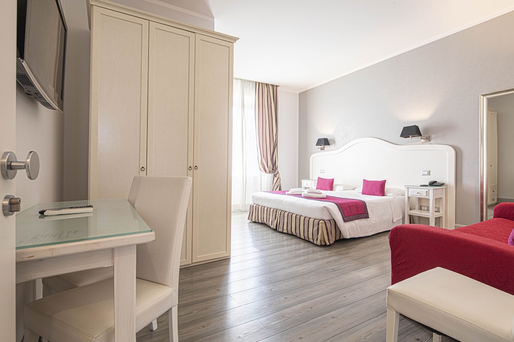 Suite Castrense
