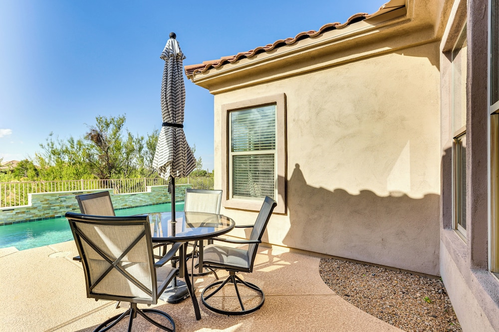 A Golfer's Retreat + Patio: Quiet Scottsdale Home