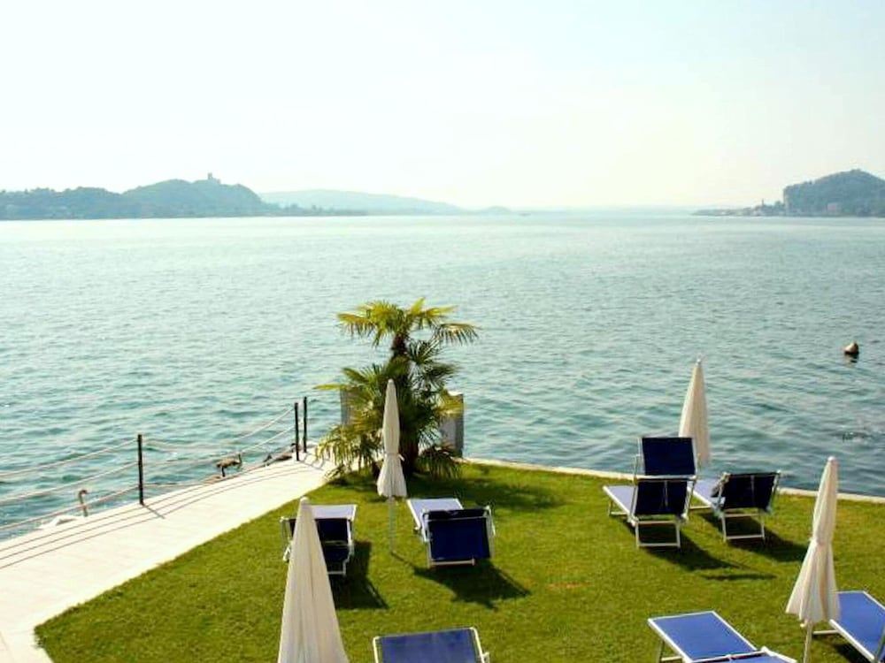 Brand new and Elegant Residence on Lake Maggiore photo 5