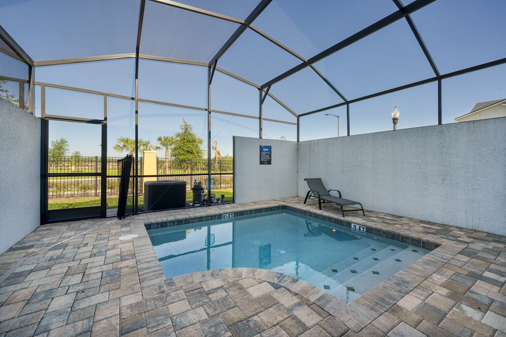 Comfortable Villa With Private Pool Near Disney - Image 2