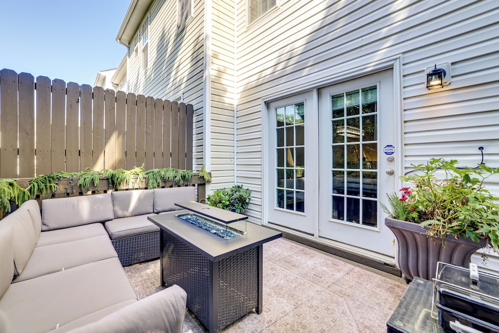 Playroom & Home Office: Family Retreat in Mauldin!