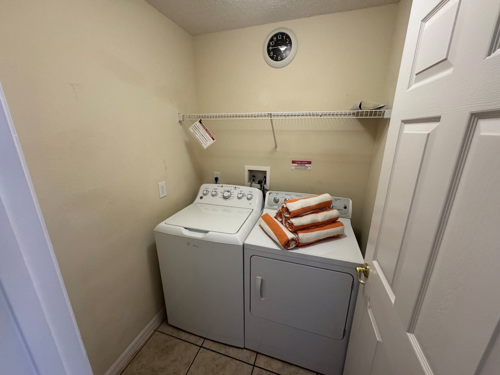 Daisy's Den - Five Bedroom Home