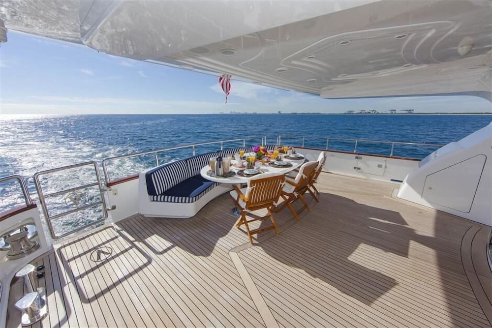 Hotel Troca One - Image 1