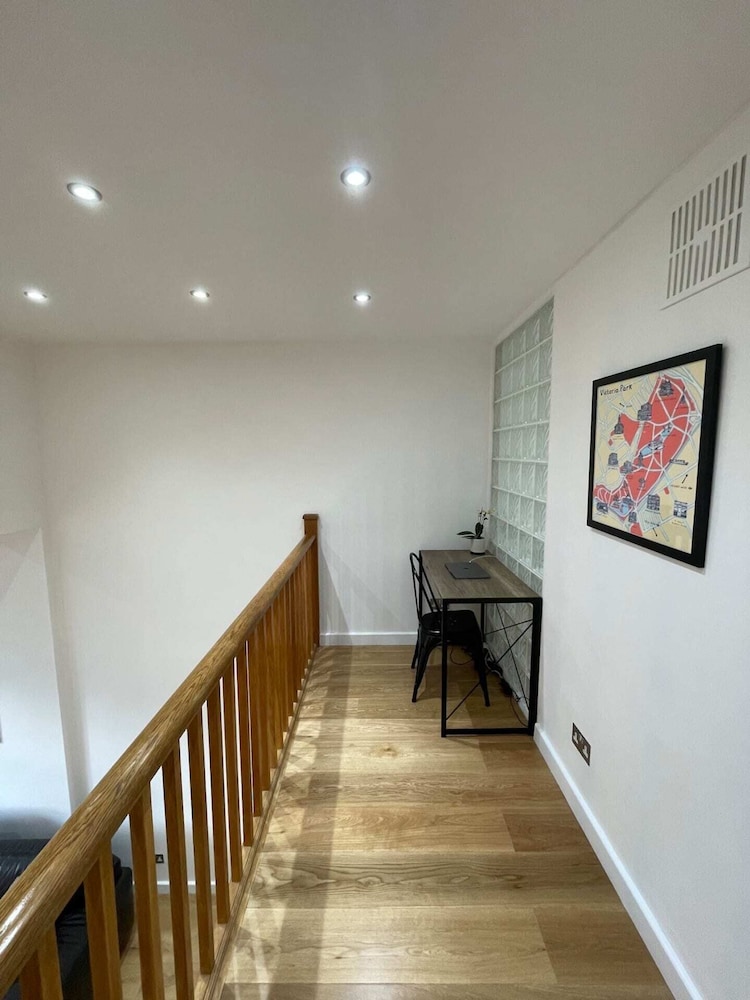 Stunning 3BD Maisonette W/balcony - Old Street!