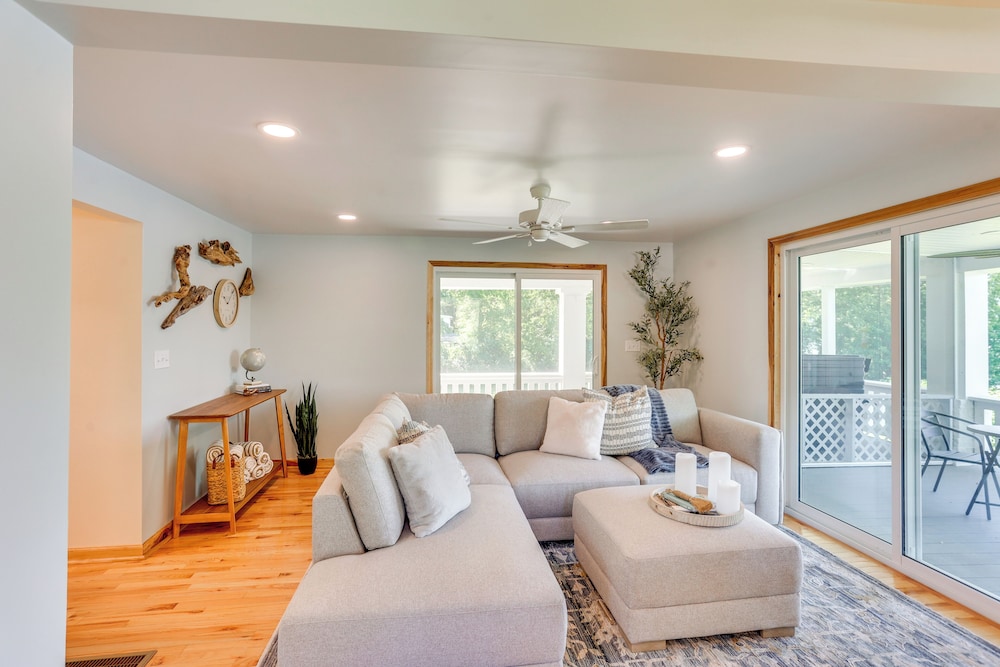 Steps to Susquehanna River: Hot Tub Hideaway!
