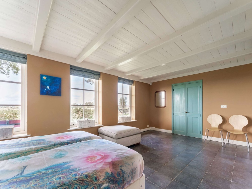 Spacious Holiday Home De Pauwenhof view 4