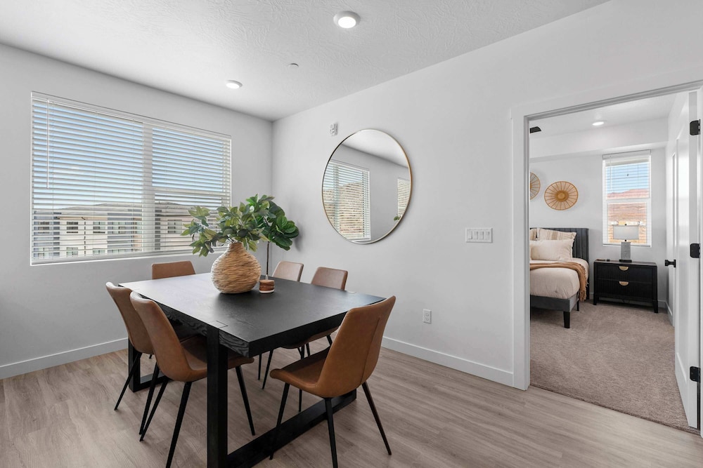 Terra Vista Stay for 8