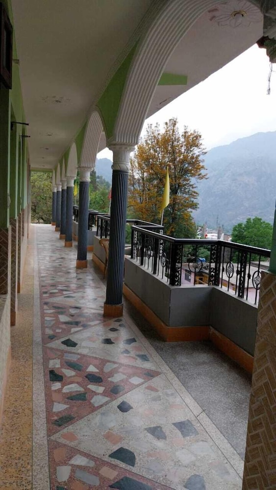 Hotel Gauri Shankar & Restaurant