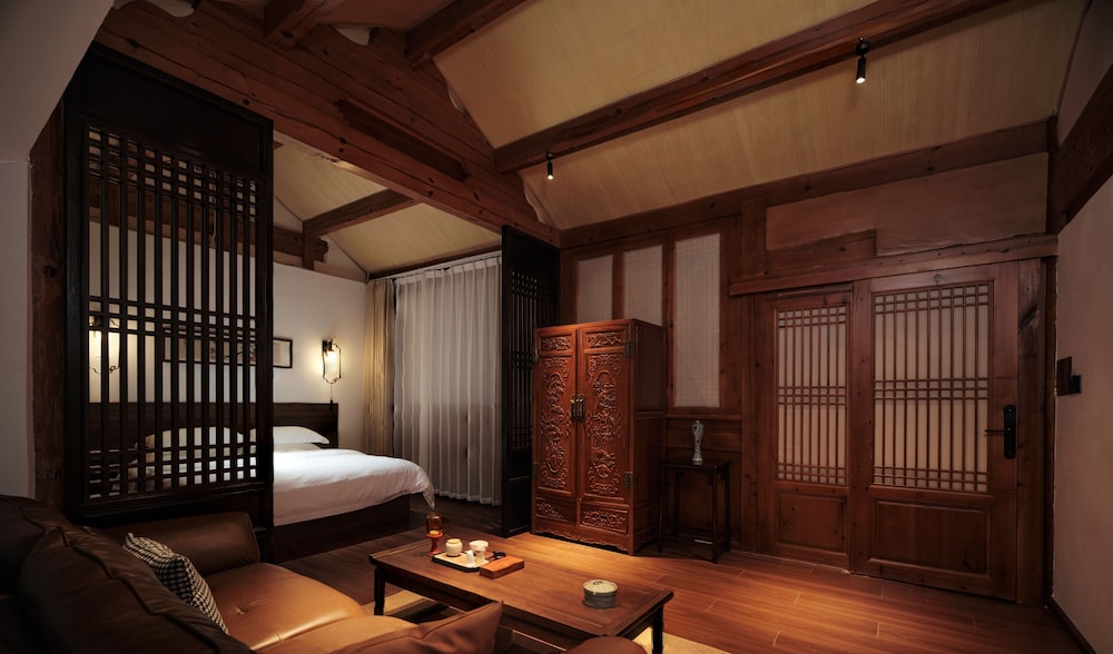 Shaxi Ancient Town Chang Le Li Chinese Courtyard Hotel