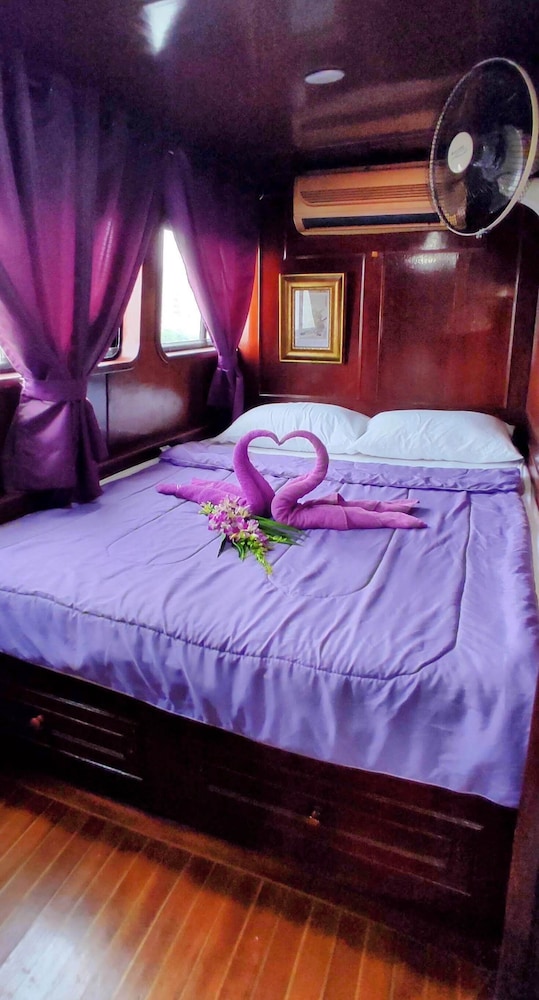 Sabai Sabai Liveaboard Bangkok