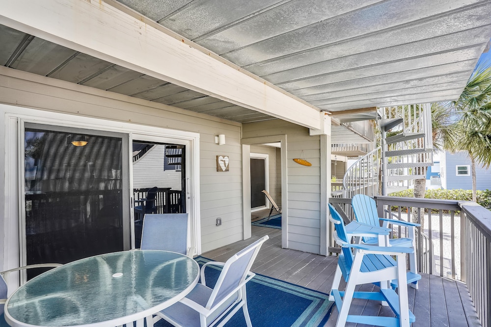 Pelican Pointe 2C