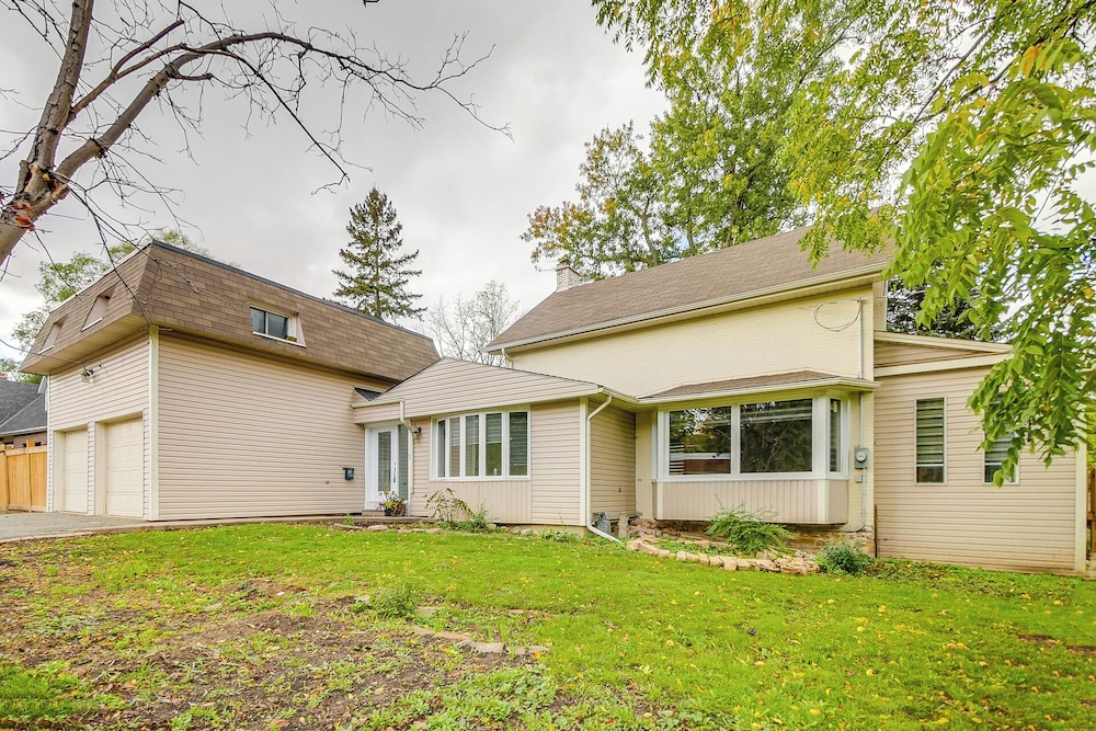 Room in Guest Room - Serene Retreat in Brampton - Private Room With City Views