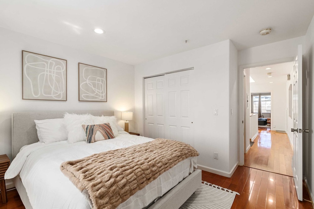 @ Marbella Lane - Vibrant 5BR Home in Daly City