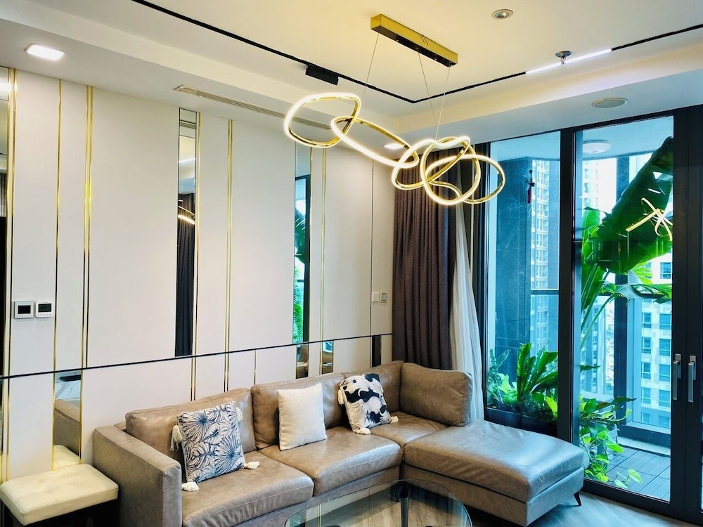 Serenity Serviced Apartments-Landmark 81