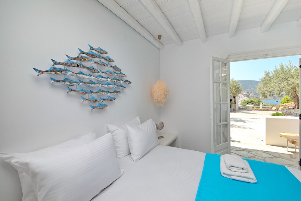 Evlalia Studios & Villas