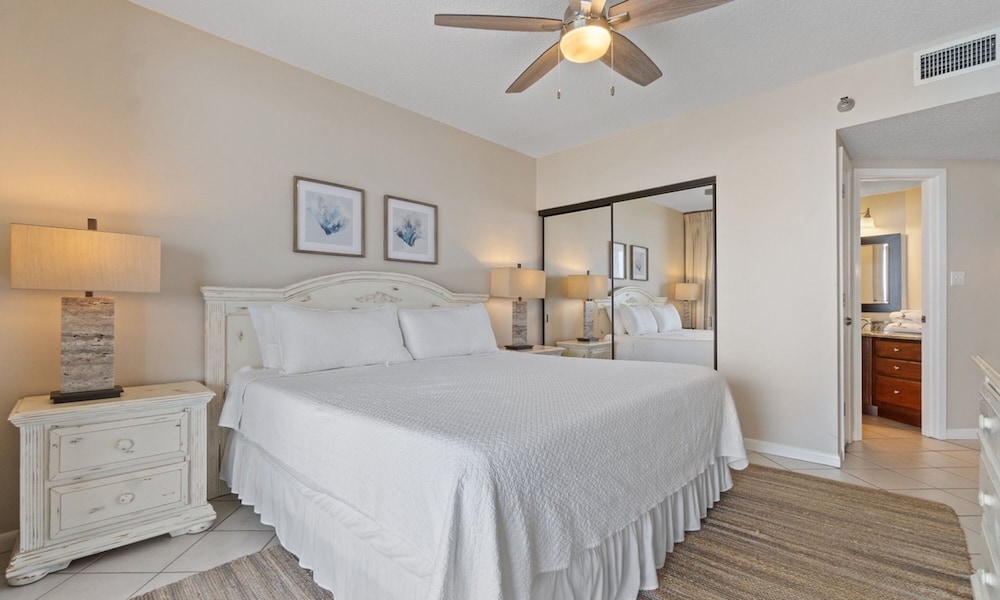 Pelican Pointe 1203