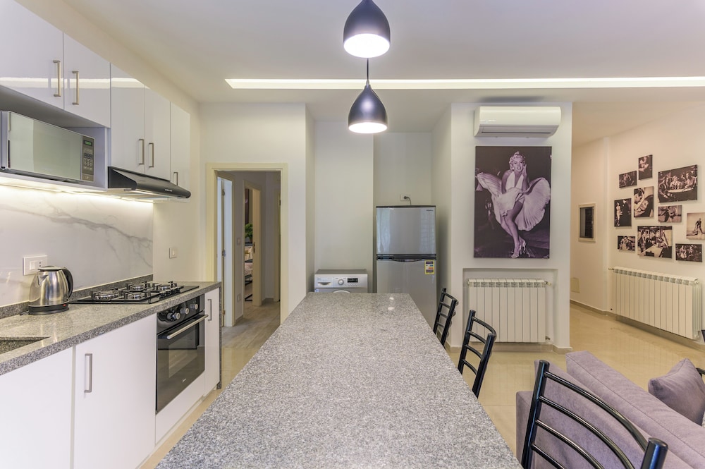 Orano -Chic 2-Bedroom Apt in Bsalim