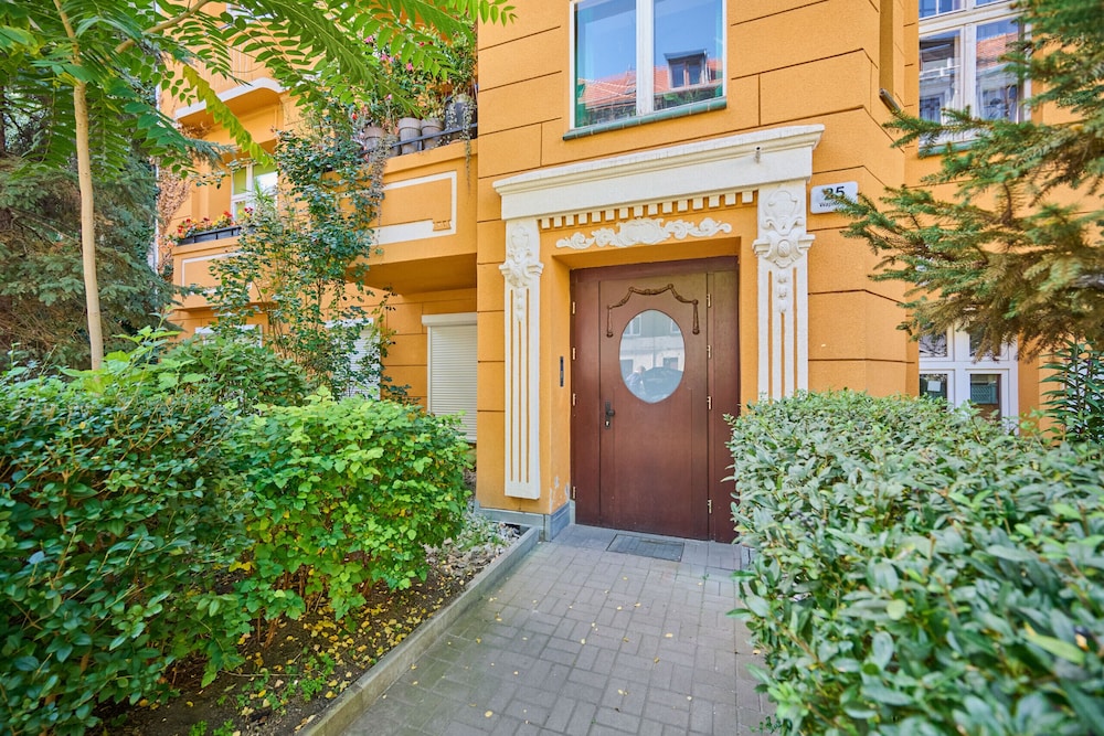 Apartment Wrocław Wapienna by Renters view 5