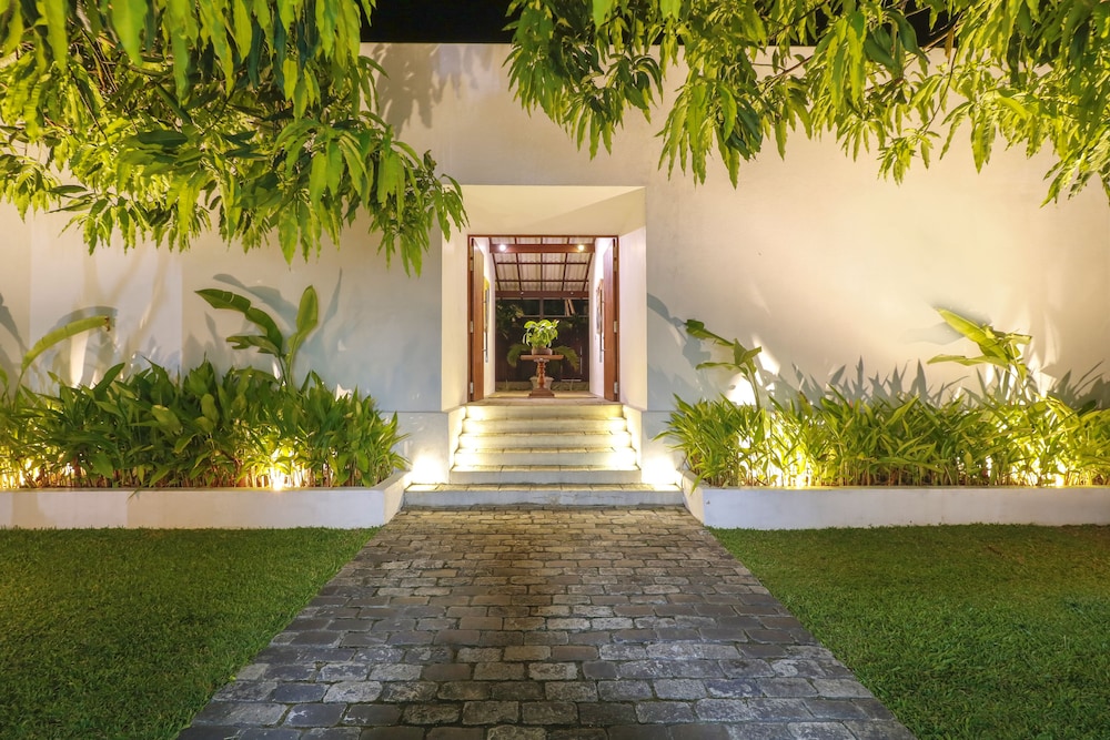 Ubuntu Beach Villas By Reveal
