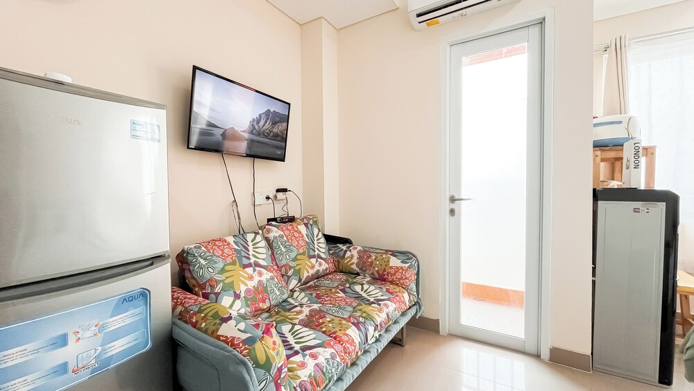 Homey And Best Deal Studio Apartment B Residence