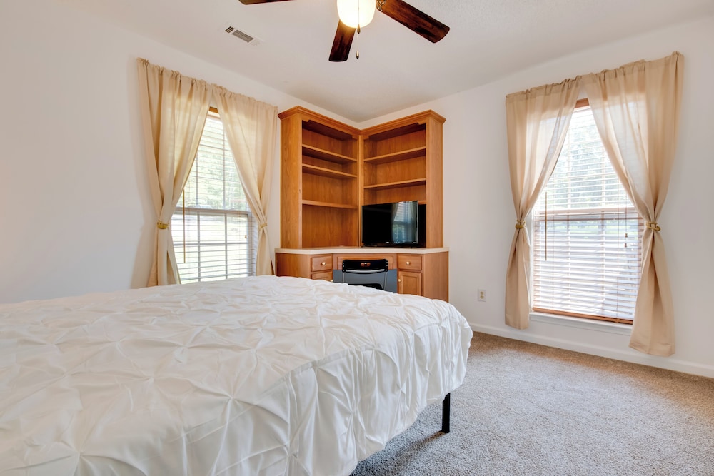 Unwind, Golf & Explore: Unique Atlanta Escape!