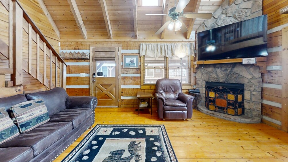 Sweet Scarlet Rose 4 Bedroom Cabin