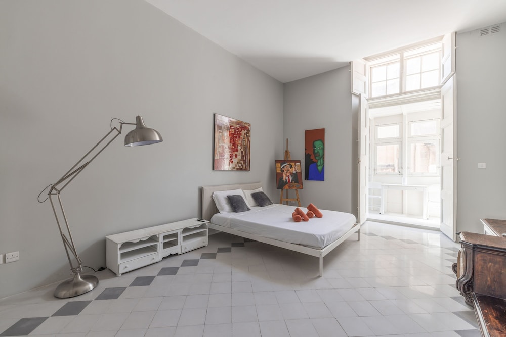 Cozy Elegant 2BR Apartment