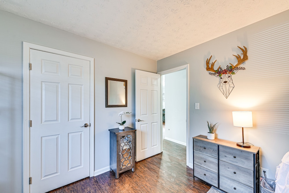 Pet-friendly Lawrenceburg Home Near Distilleries! view 4