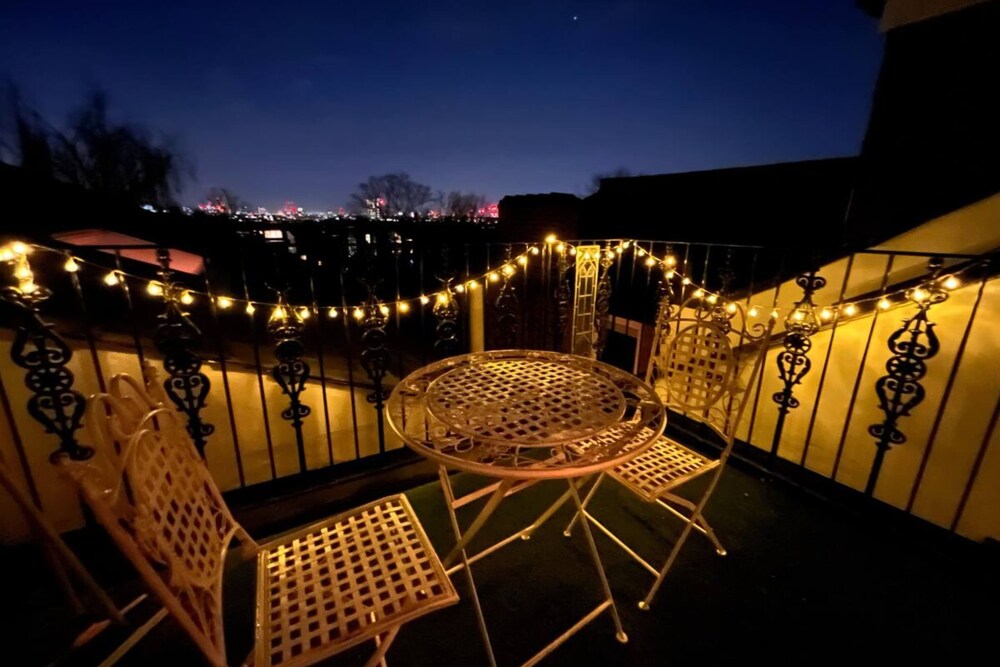 Elegant and Quirky 2BD Flat - Kensal Rise