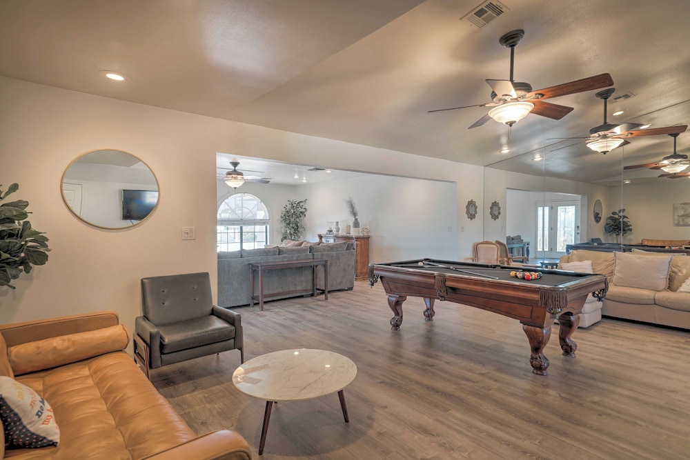 Putting Green & Pool Table: Lake Havasu City Gem!