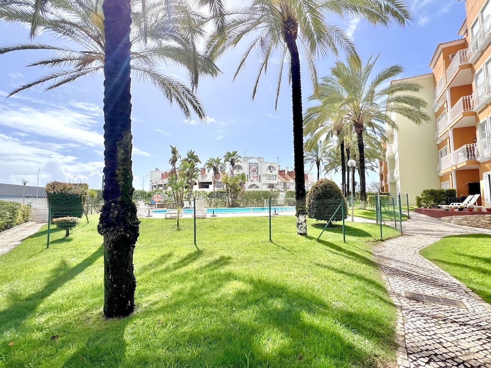 Albufeira Modern 6 With Pool by Homing
