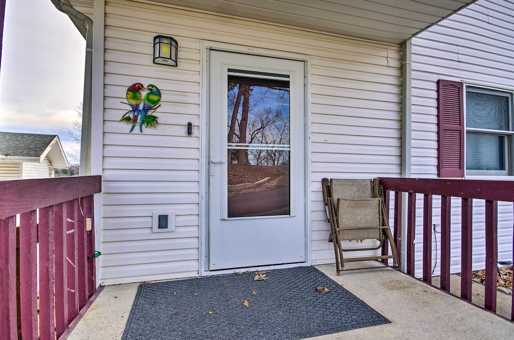 Lake of the Ozarks Vacation Rental: Boat Dock/slip