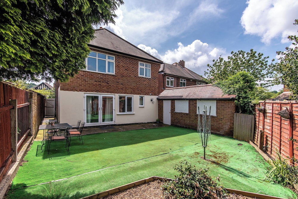 Bramcote House