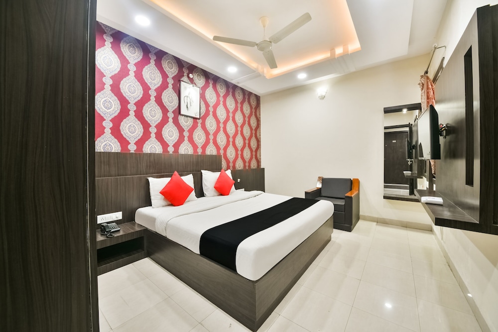 Hotel Flowers Inn
