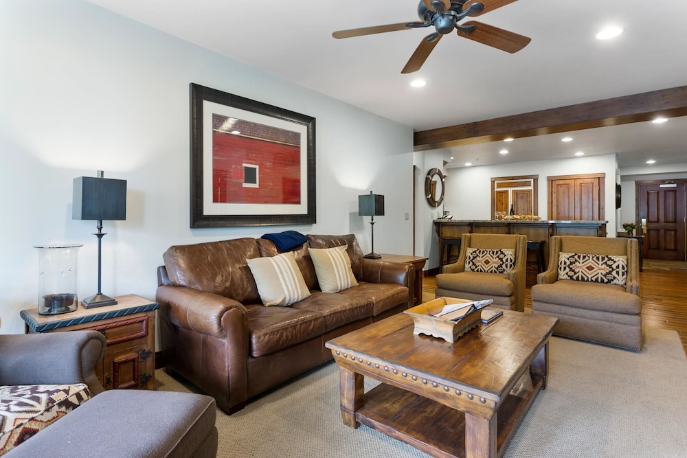 Trail's End Lodge at Deer Valley Resort - Two Bedroom Residence with Den and Spa #202 2 Condo
