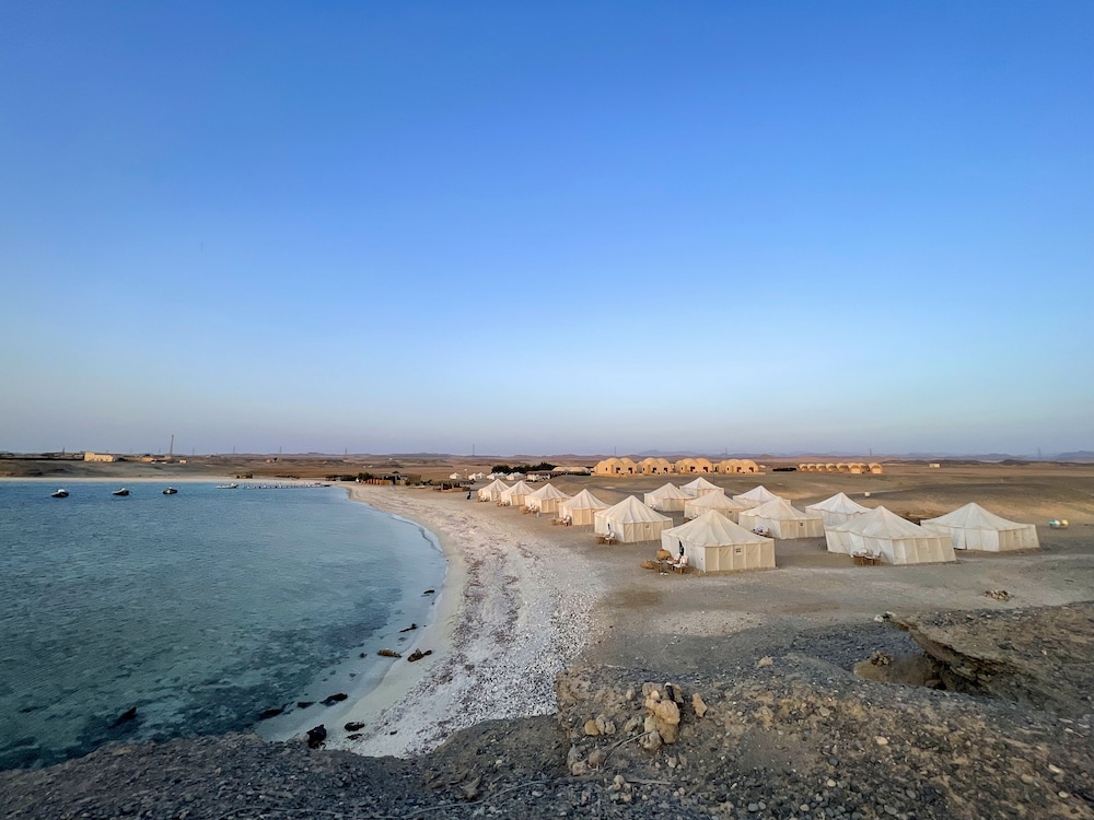 Marsa Nakari Village