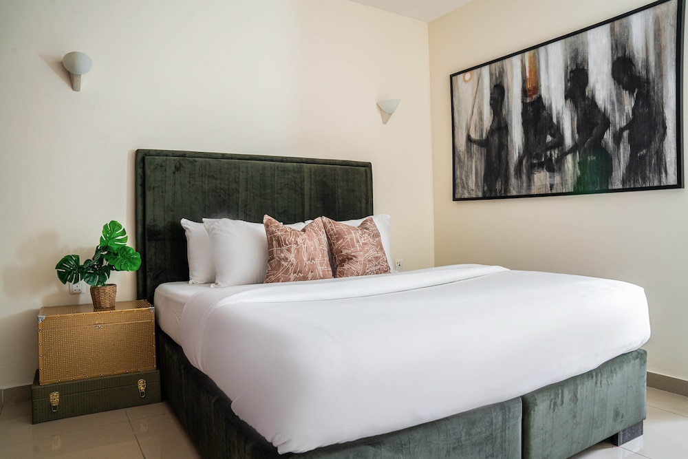 Urban Pumpkin 3-bedroom Apartment, Gerrard Road view 5