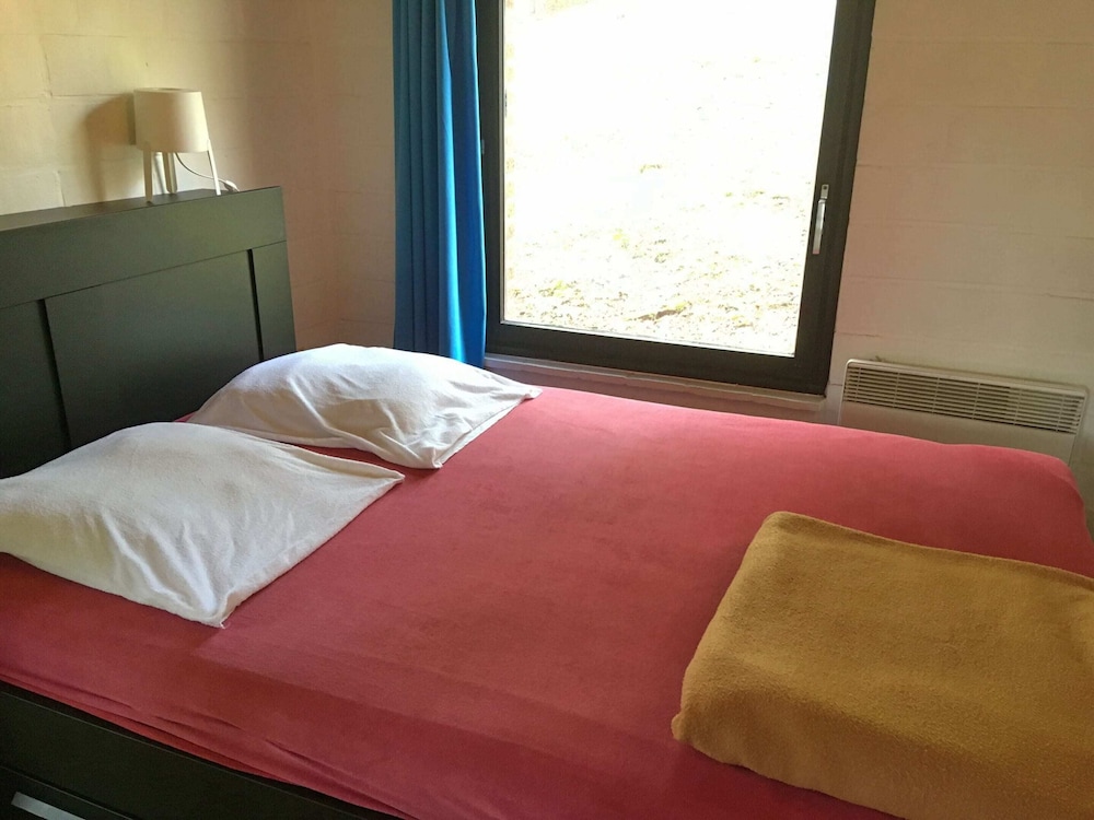 Nicely Furnished Bungalow with Fireplace near Maas view 4