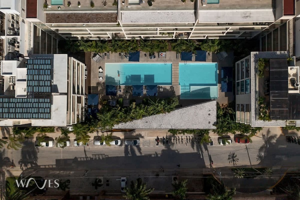 3 Br Ocean Front PH With Stunning Views