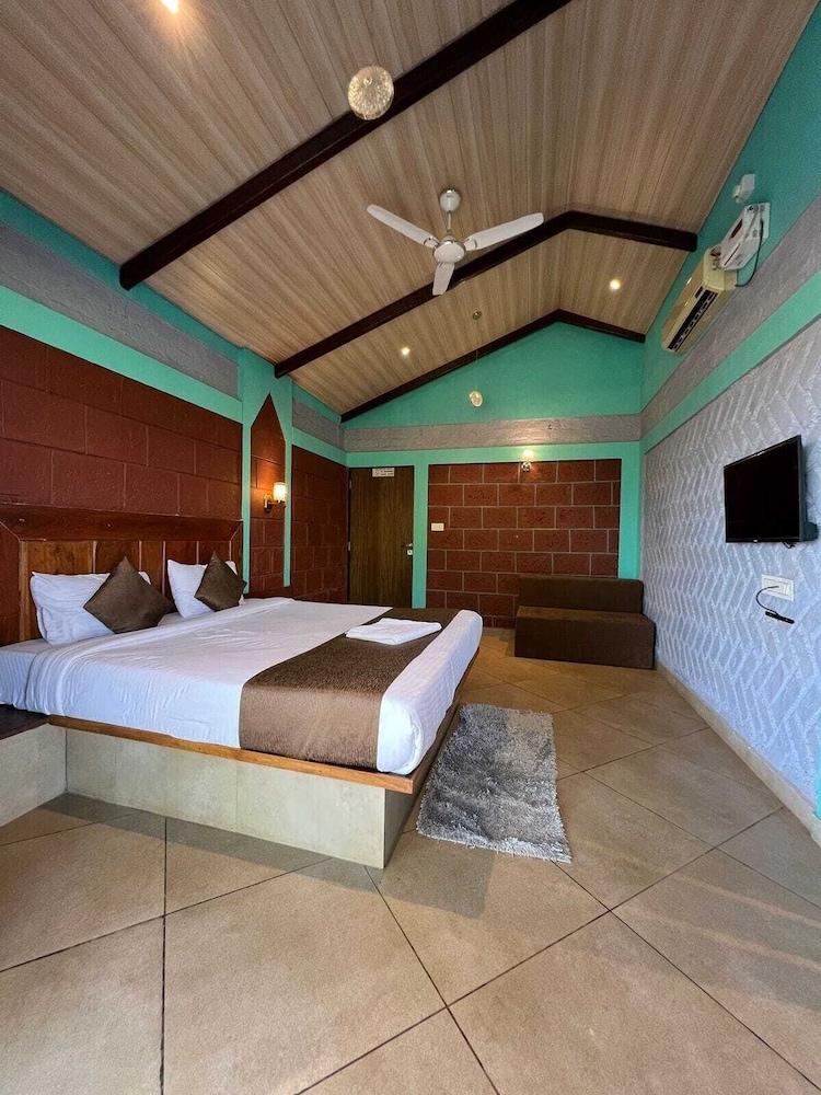 Royal Stone Resort