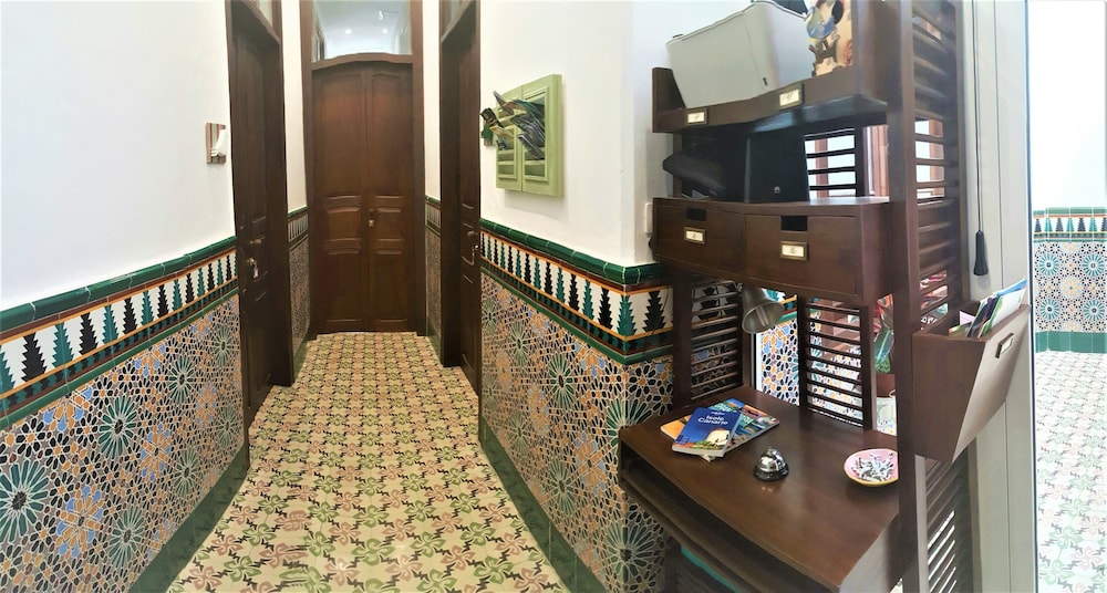 Los Canaritos Guest-House