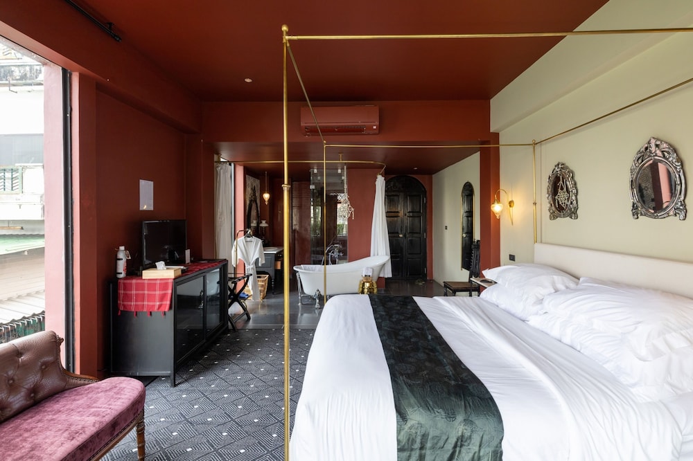 Amdaeng Bangkok Riverside Hotel 16
