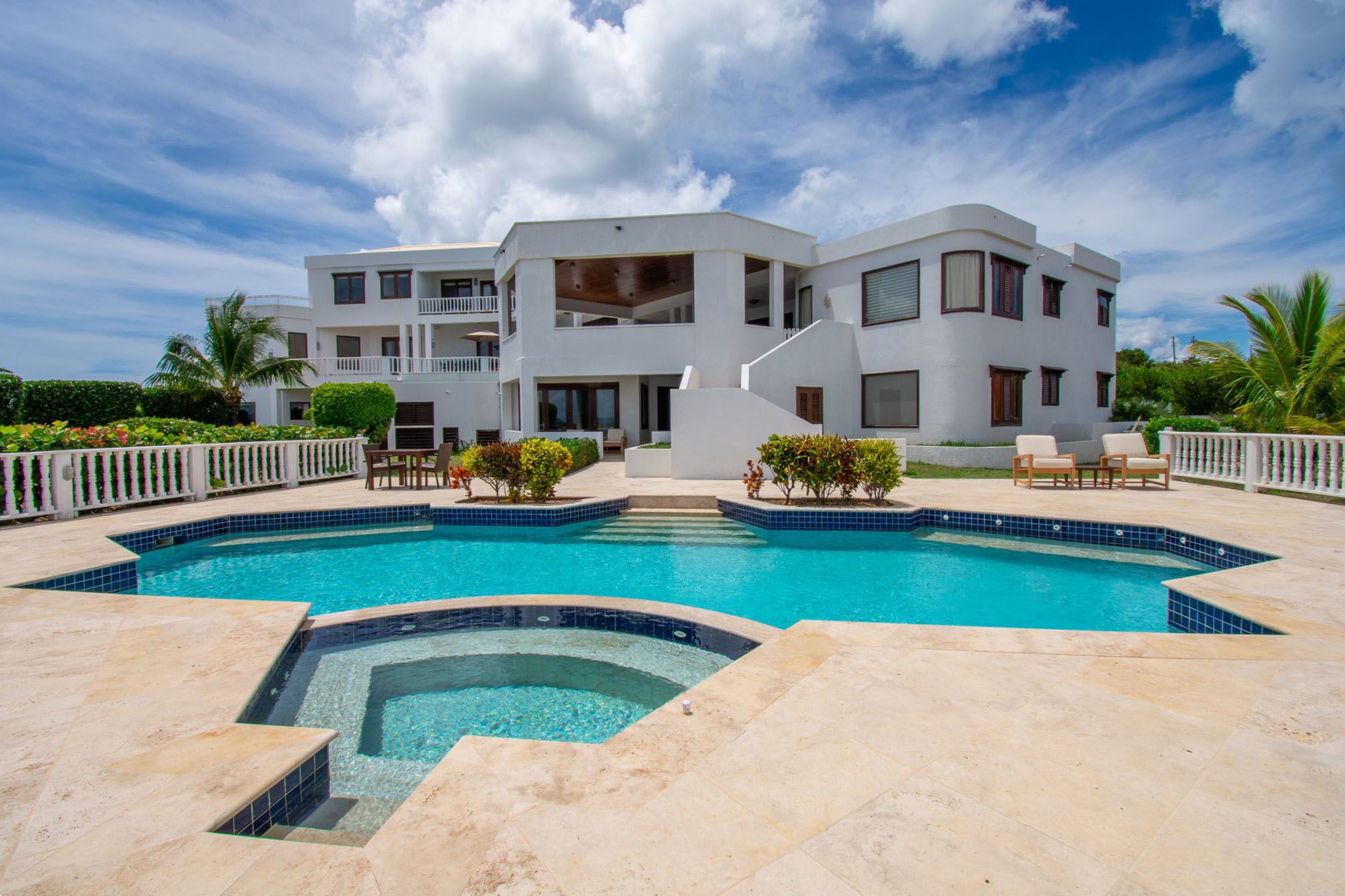 Sheriva Luxury Villas and Suites