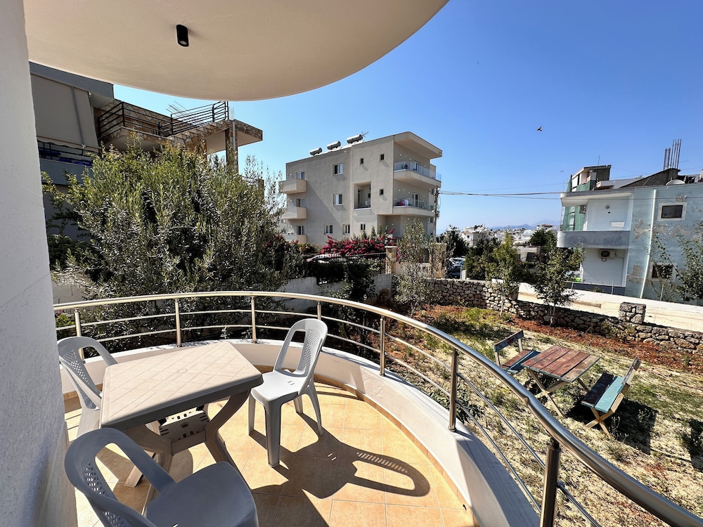 Apartments Meleqi
