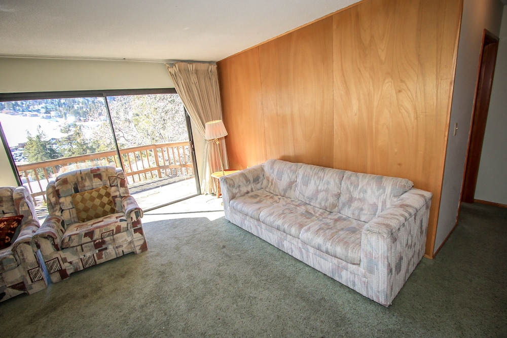 Fenced Somen Cabin within walking distance to the Slopes by RedAwning