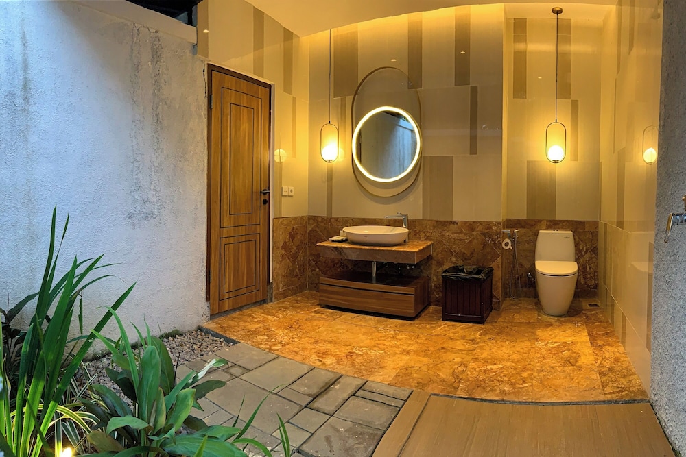 Beach Rock Resort Belitung
