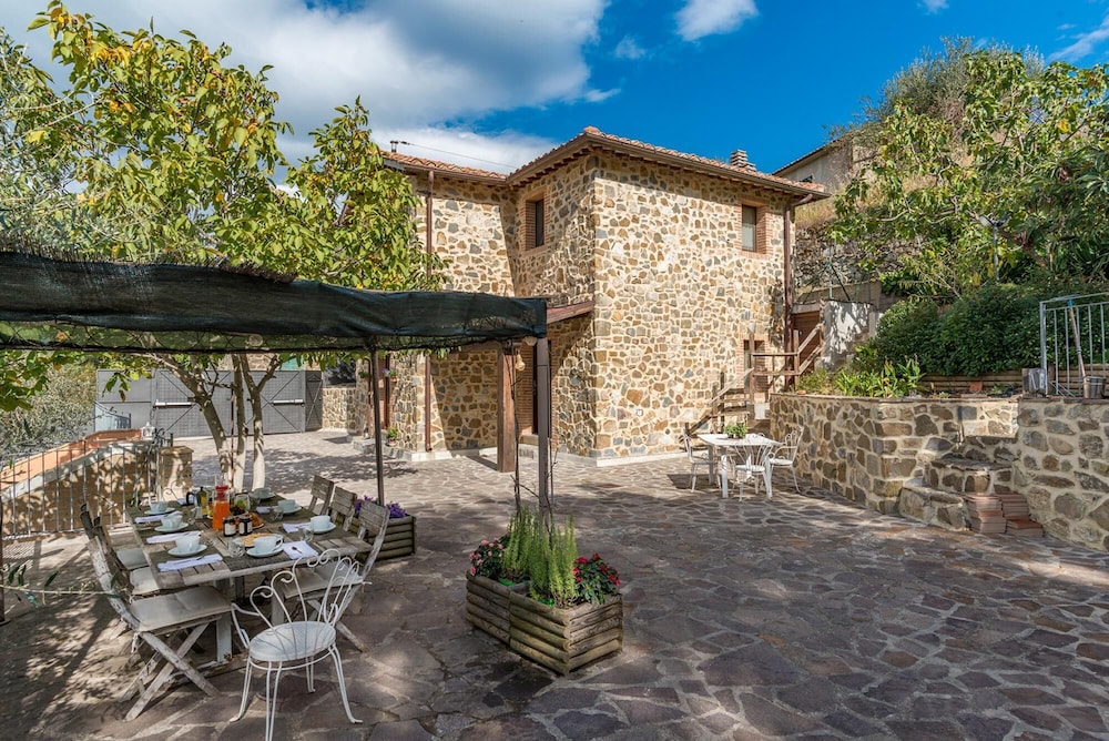 Casale Montegiovi 6 4